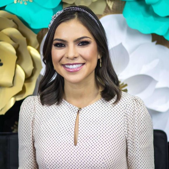 Meet your Posher, Antonia - Picture 1 of 1